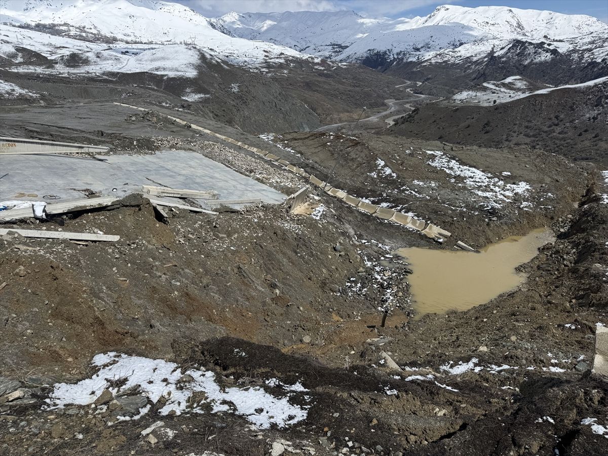 Hakkari’de Heyelan Felaketi: Katı Atık Tesisi Zarar Gördü