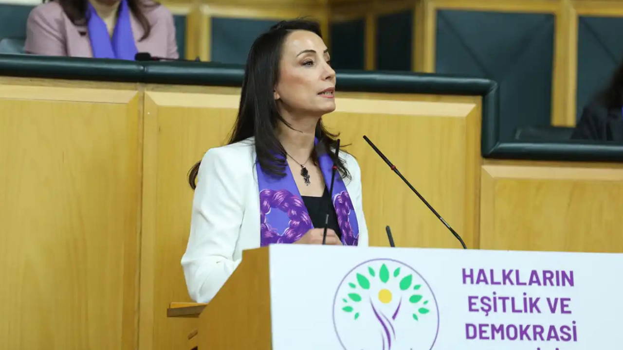 Tülay Hatimoğulları’ndan 1 Mayıs İçin Taksim Çağrısı: “İktidarı Taksim Sendromundan Kurtulmaya Davet Ediyoruz”