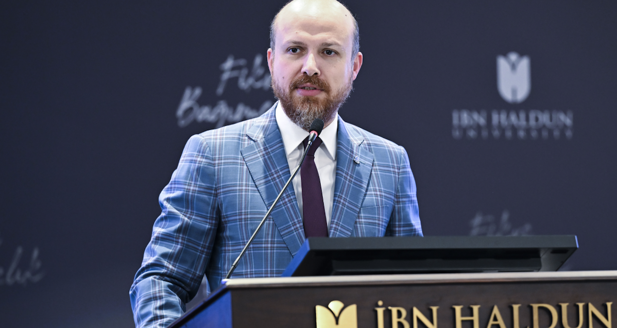 Uçamayan Leylekler İlk Yuva Heyecanını Yaşadı: Yavru Yumurtadan Çıktı!